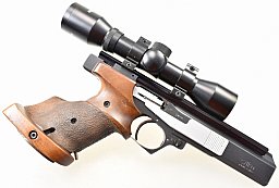 SAKO Pistole Modell Traditionel ( TriAce ) im Kaliber .22 LR mit 2,5x Zielfernrohr