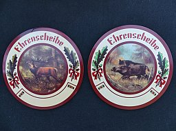 Ehrenscheiben mit 5-Farben-Siebdruck auf Sperrholzplatte