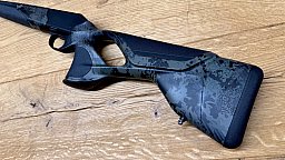 Blaser R8 Ultimate Carbon Huntec Camo Gehäuse / Logo schwarz / Semi Weight