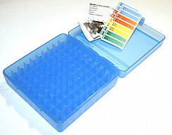 100er Patronenbox Munitionsbox MTM P-100-45-24 Klar-Blau m. Scharnier Kurzwaffe .45 ACP .357 SIG .40