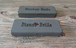 WH - MASKEN/DIENSTBRILLE PERSONALISIERTES WK "V" STUTTGART/ROTTWEIL KONVOLUT