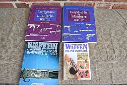 4x Waffenbücher Konvolut Infanteriewaffen 1. + 2. Weltkrieg Waffen Digest