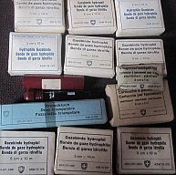 einige Verbandspäckchen des Schweizer Bundesheeres 5