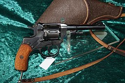 Revolver Izhevsk Nagant Mod. 1898 Kal. 7,62 Nagant