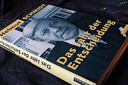 DAS JAHR DER ENTSCHEIDUNG - Helmut Schmidt