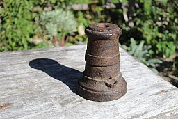 ANTIKER BÖLLER STANDBÖLLER GUSSEISEN URALT SEHR MASSIV