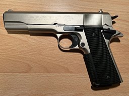 Colt Government 1911 A1 Cal. 9mm P.A.K.