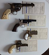 Amerikanische Dekowaffen/Revolver/Pistolen