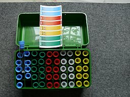 50 Schwarzpulver- Röhrchen in 5 verschiedenen Farben