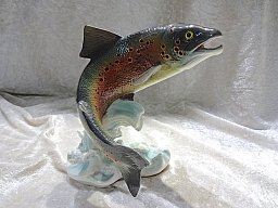 Regenbogen Forelle - farbige Porzellanfigur von Fa.Goebel