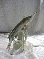 Stör - farbige Porzellan Figur