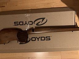 CZ 557 Varmint Schaft; Orginal mit Schraubenmaterial