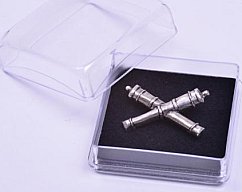 Anstecker Kanonenrohre - gekreuzt -