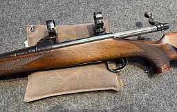 Remington 700 – Kaliber .30-06 Springfield – Holzschaft – M15x1 Laufgewinde