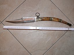 Messer m. spez. Verriegelung