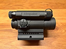 Aimpoint Comp M4 – 2 MOA – inkl. Montage, Spacer und Killflash