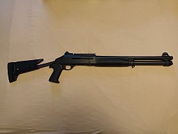 Benelli M4 Super 90 mit Teleskopschaft – Kal. 12/76