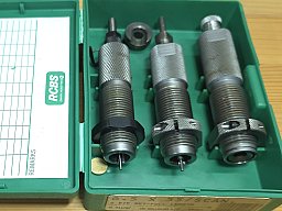 6,5x55 Hornady FL Matrizensatz + RCBS Necksizer + Hülsenhalter