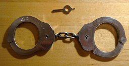 Alcyon, Polizei / Security Handschelle - schliesse - fessel (wie neu)