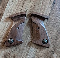 Holzgriffschalen Crosman 2240