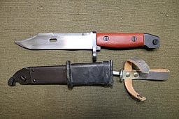 Bajonett AK47/74 Vietnam mit roten Griffschalen
