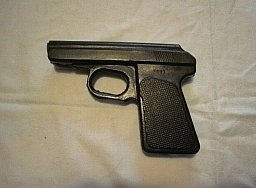 Nahkampf Übungspistole aus Hartgummi Makarov NVA Vopo