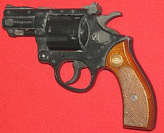 Umarex Schreckschuss- Revolver, ein Mauser-Magnum mit der PTB 457 in Cal. 45 Knall / Fehler