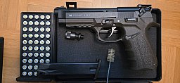 Zoraki 918-P (Schwarz / OD-Green) – 9mm P.A.K. – PTB 1072 – Ungeschossen + 50 Schuss Munition