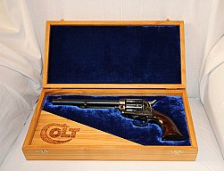 massive Kassette aus Kirschholz für einen Revolver Colt SAA 7,5"