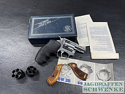 Smith & Wesson Mod.60 Stainless/Hochglanz in .38 Spezial mit Speedloader