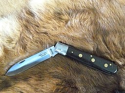 Ein originales Otter Grenadill Drei Nieten Taschenmesser