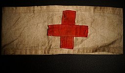 WK1 Rot Kreuz Armbinde, feldmäßig, getragen