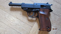 Walther P1 Bw mit verstärktem Leichtmetall Griffstück, Kal. 9mmLuger sehr gut