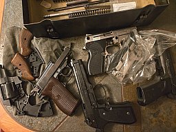 Schatzkiste freie Waffen SRS Schreckschusswaffen Bastelwaffen und Ersatzteile