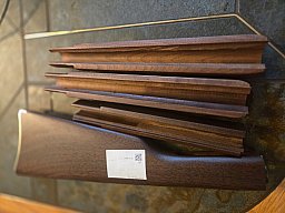 Holzschäfte Unterhebelrepetierer, vermutlich Marlin