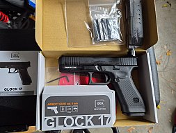 Glock 17 Gen5 6mm MOS GBB Softair Pistole (GHK) mit Umarex Adapterplatten 4er Set MOS 3