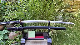 Samurai Katana Schwert - scharf, echt & handgeschmiedet - gefaltetes Katana Schwert ohne Ständer - e