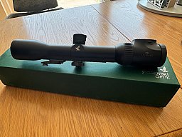 Swarovski Z6i 1,7–10x42 BT Gen. 2– Absehen 4A-I – SR Schiene & Ballistikturm
