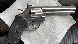 Smith and Wesson Revolver 686 Target Champion
