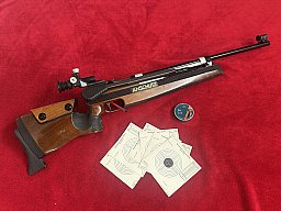 +++Achtung LG-Schützen!Präzisionmaschine Anschütz Superair 2002-Cal.4.5mm- Schiesst Loch in Loch! 1A