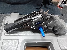 Smith & Wesson Mod. 327 TRR8, .357 Magnum