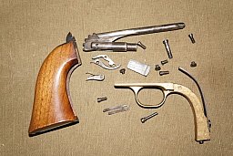 Konvolut gebrauchte Ersatzteile für Perc. Revolver Mod. Colt