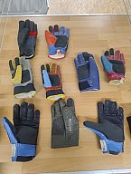 Konvolut 9 Schießhandschuhe in verschiedenen Größen ab XS bis XL