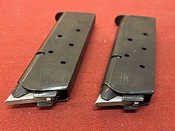 2 seltene .22 l.r. Magazineinsätze mit 1911 .45 ACP Magazinkörper – vermutlich Day Arms / Bob Day –