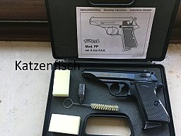 Walther PP von 1998, PTB 620, ungeschossen, orig. verpackt, noch mit dickem Lauf, hochglanzbrüniert