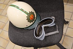 Motorradhelm Volkspolizei DDR mit Schutzbrille