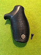 TAURUS GUMMI MONOGRIP FÜR MODELLE WIE TAURUS JUDGE ODER MIT DEM GLEICHEN GRIFFSTÜCK
