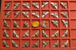 Greifenkunst DLV 32 Bienen 835 Silber + 2 Königsbienen und Bernstein Ag 835 DLV