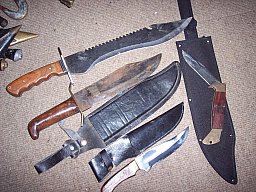 Sammlung große Jagdmesser Bowie Dolch RAMBO integral unbekannt Konvolut Dachbodenfund