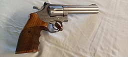 S&W 617-1 Target Champion , Top Zustand in OVP Kal. .22lr